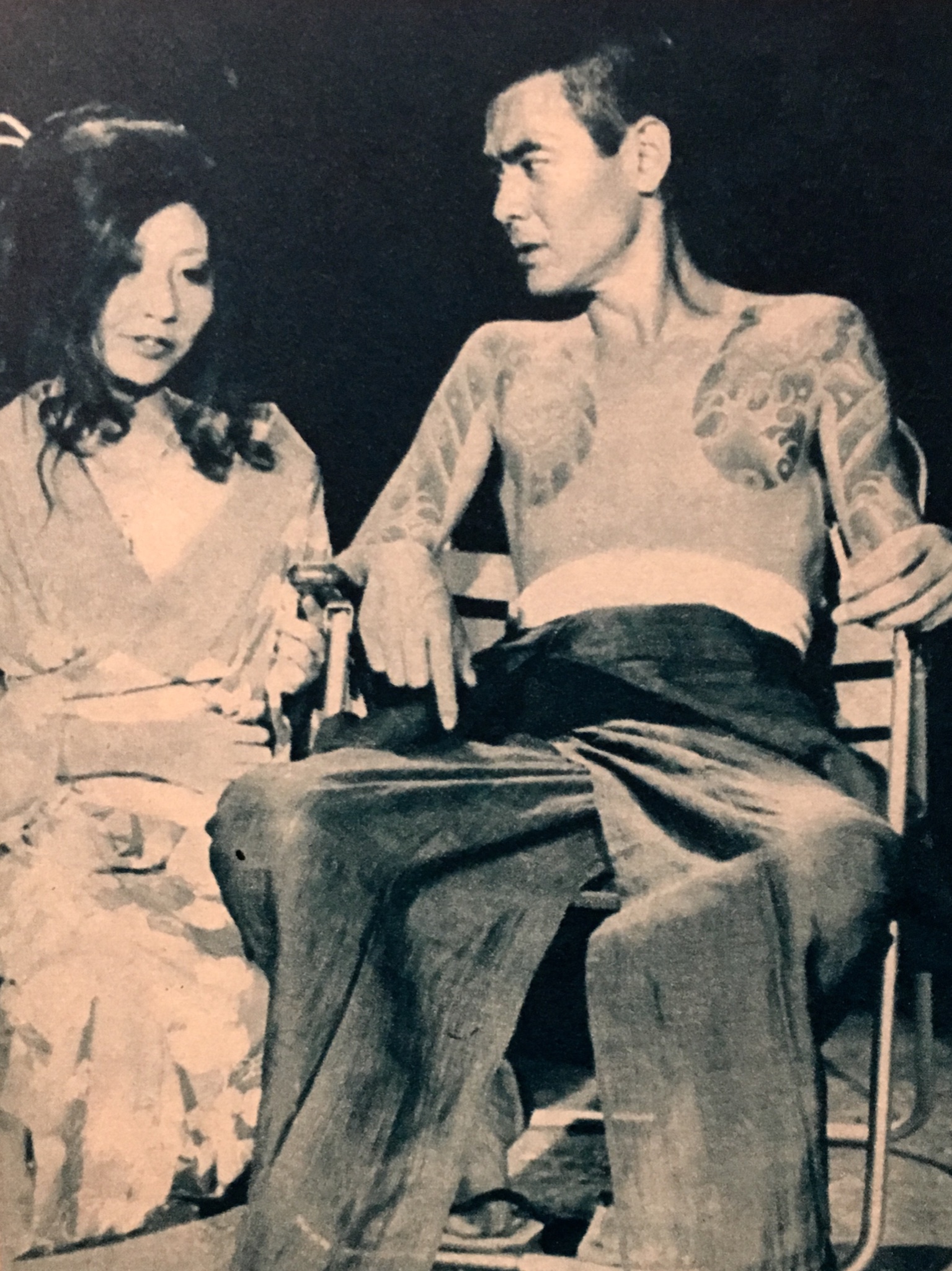 濹東キネマ 濹東名人会 これを見た人はツーショットを貼れ 中川梨絵さんと菅原文太さん T Co Cxxdtkf3l6 Twitter