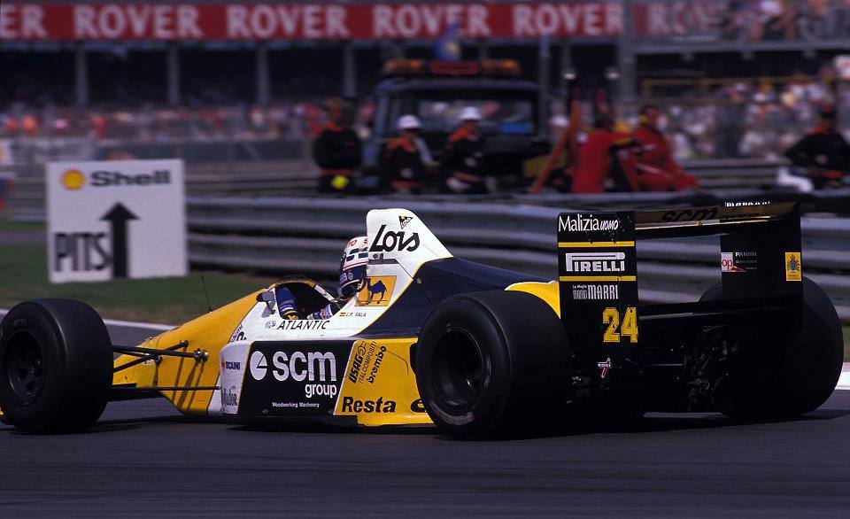 Em 1989, um alívio na Minardi. Em Silverstone, Martini foi 5º e Pérez-Sala terminou em 6º. Pela primeira vez, dois pilotos da equipe acabaram nos pontos na mesma corrida. O time de Faenza ainda faria mais 3 pontos no ano, todos com Martini.  #MemóriaGP