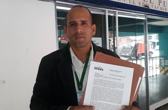 AlexisBalza's tweet photo. FundaRedes: “Carecen de veracidad resultados de encuesta educativa para culminar el  año en casa” https://t.co/l3dljkKHWh https://t.co/7Ejb9LmOgK