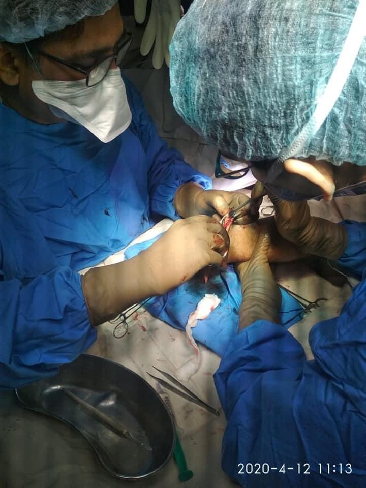 manaman_chhina's tweet photo. A big thumbs up to Plastic Surgery Dept of PGI Chandigarh for re-implanting severed hand of Punjab Police ASI. 
Prof Ramesh Sharma, HoD, Dr Sunil Gaba, Dr. Jerry R John, Dr Suraj Nair; Dr.Mayank, Dr Chandra, Dr Shubendu Anaesthesia team Dr Ankur, Dr. Abhishek and Dr. Purnima. https://t.co/CONuNSaLsV