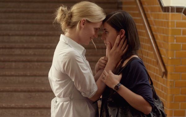 Lesbian subtitle. Поцелуй меня Швеция 2011. Лив Мяёнес и рут Вега Фернандез.