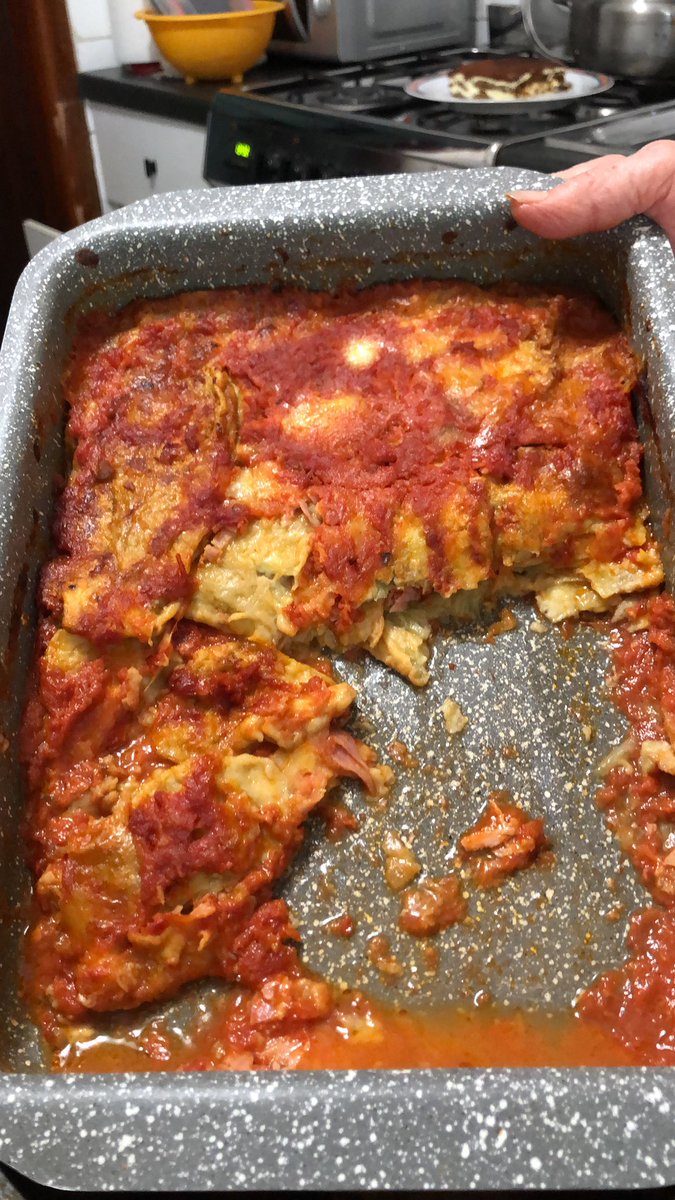 Love parmigiana!!! Quarantena Pasquale a gogo’🇮🇹 Very Puglian style!! #Pasqua #quarantena #Italy #Puglia #EasterAtHome #Milano #food #coronavirusitalla #StayHome #pornfood #resurrection #parmigiana #StayTuned