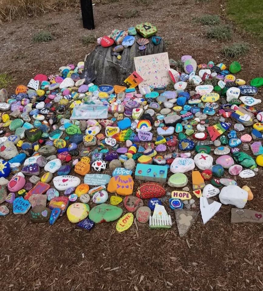 KindnessLDNONT's tweet image. LOVE these gratitude rocks for essential workers displayed outside the ER entrance at University Hospital! ❤🧡💛💚💙💜 #KindnessMatters #LDNONT