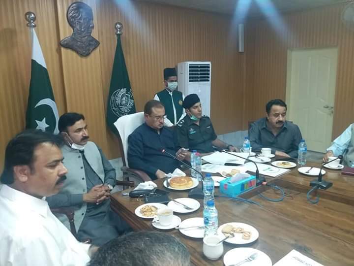 MMSoomro786's tweet photo. Deputy Commissioner Jacobabad Ghazanfar Ali Qadri involved in COVID-19 Funds Corruption under the ruling/order of Murderer Aijaz Hussain Jakhrani It's Requested from @ImranKhanPTI  Take Action on Corrupt Bureaucracy https://t.co/Zt2SXb75cD