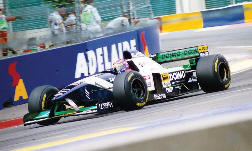Entre 1995 e 1998, com a redução do grid, a Minardi foi cada vez mais assumindo o papel de pior equipe da  #F1. Neste período, pilotos pagantes viraram comuns e a equipe marcou apenas 1 ponto, com Pedro Lamy no GP da Austrália de 95.  #MemóriaGP
