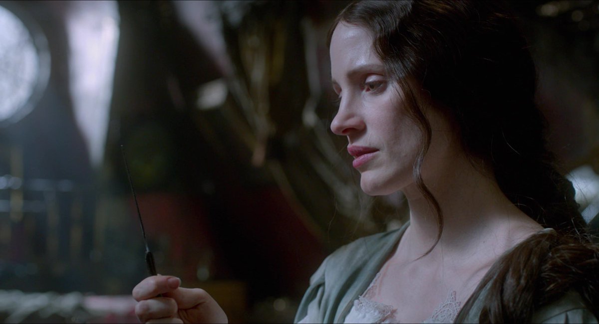 Багровая принцесса. Багровая принцесса. Багровая принцесса. Девушка средневековье арт. Королева фэнтези.