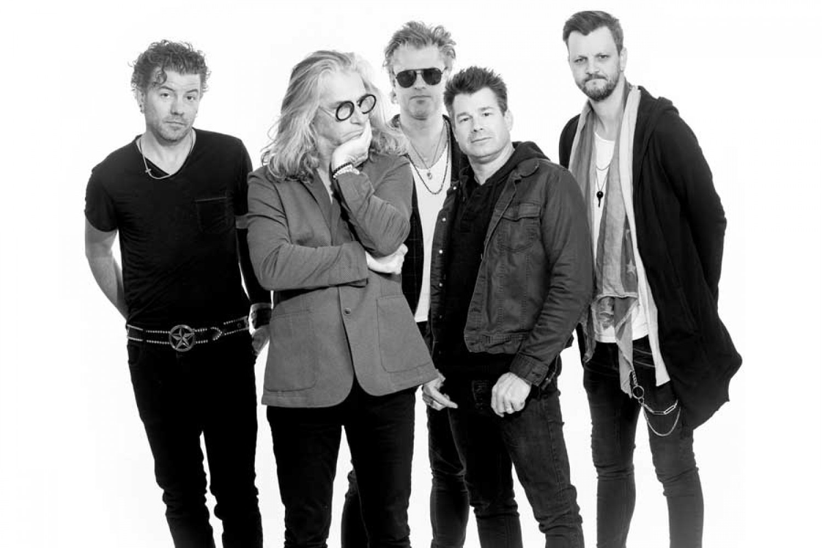 lamaquina105's tweet photo. Recordamos a los grandiosos @CollectiveSoul y su #WhyPt2 en la recta final de este viaje con @yosoydG @RockJinete @elomar_ze e @IsmaelFiloso https://t.co/Vru4c13wCb
