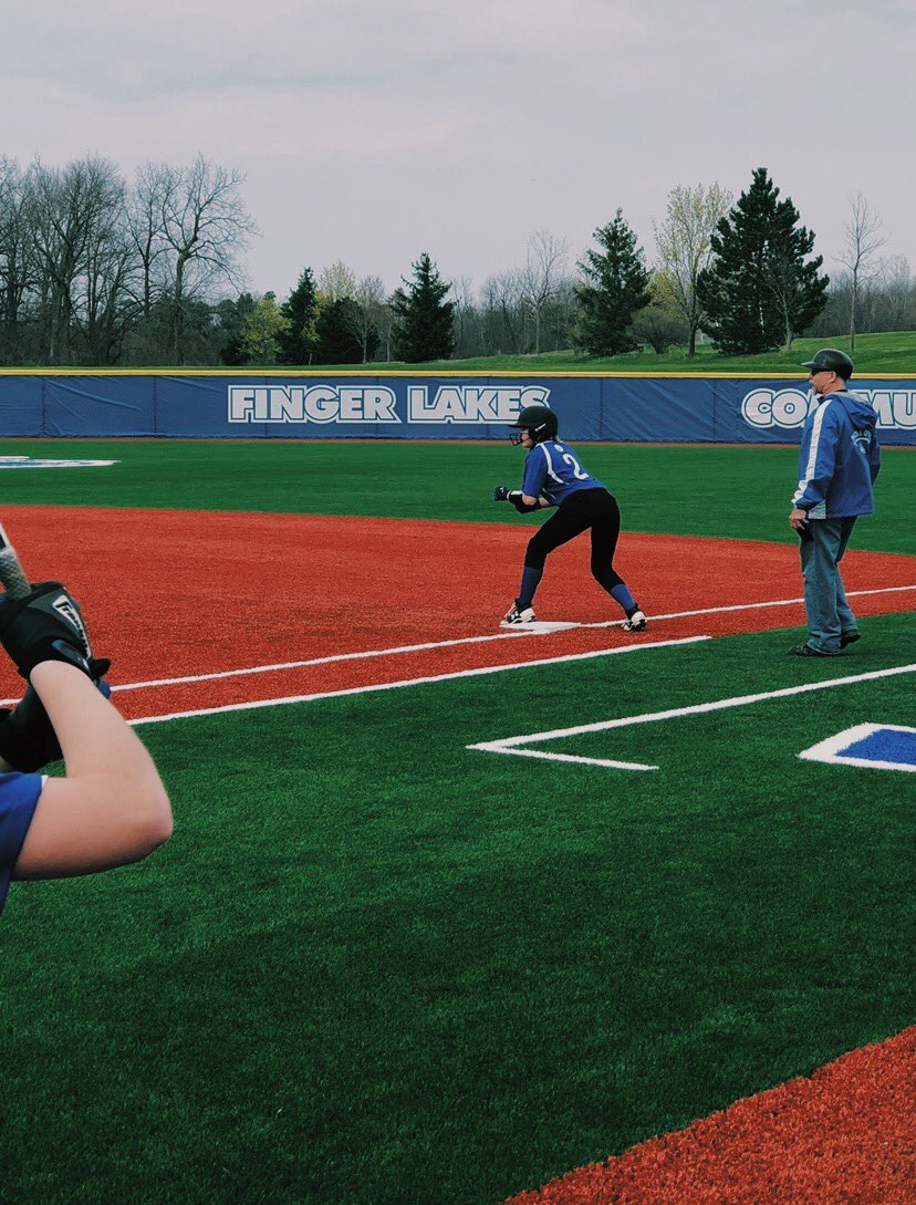 SoftballHcs's tweet photo. #ProfileOfTheDay @HoneoyeSports Name:  Emma #2
Position:  Center Field
Year in school: Junior
Favorite memory:  Making a diving catch while playing at FLCC
Other sports played:  Soccer and cheer
Hobbies:Sports and hanging out with friends https://t.co/TZnrETRpz3
