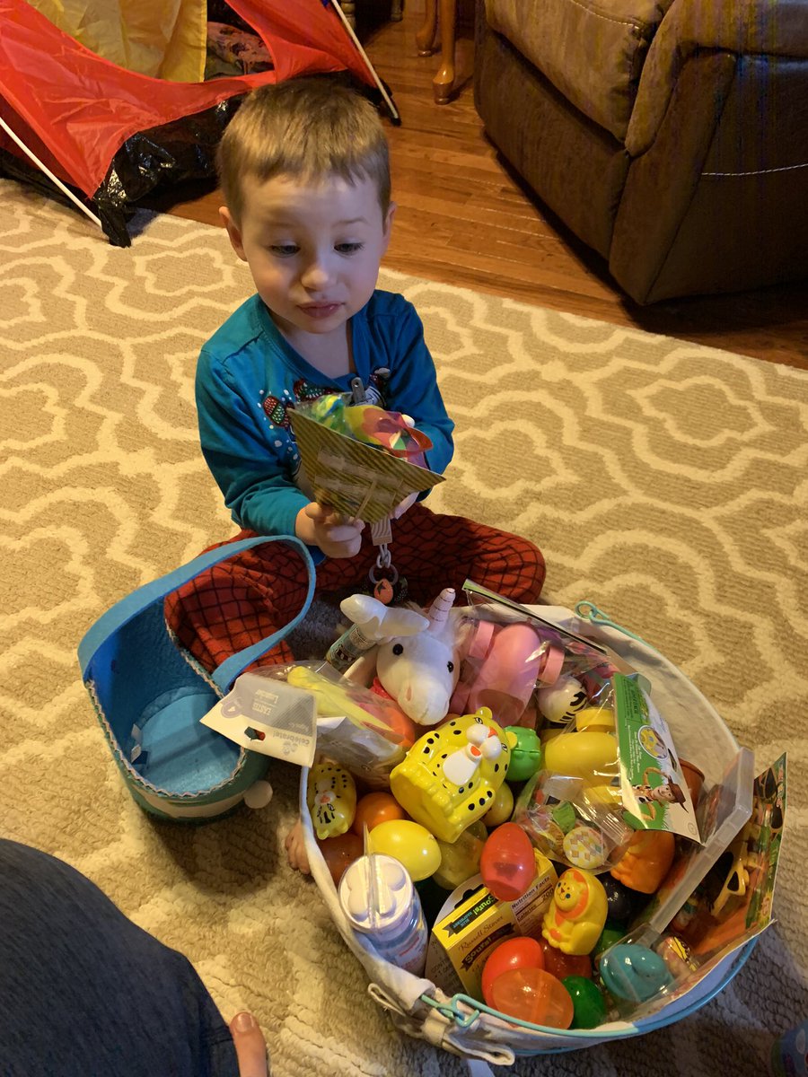 Sarah Lowe tweet media