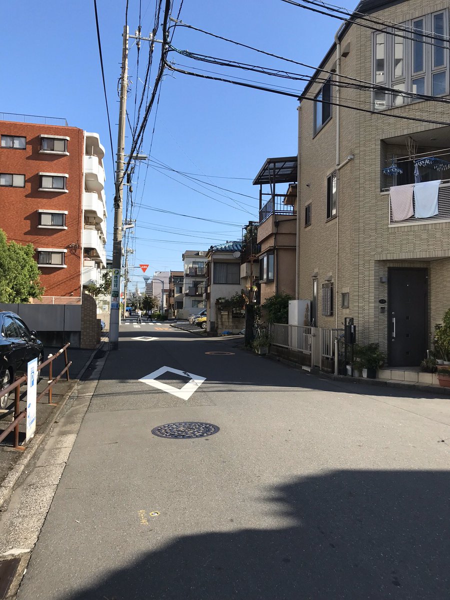 Ça c’était genre sur le pas de ma porte : le クリー二ング c’est un pressing y’en a littéralement PARTOUT mdr (Mention speciale à la machine à coca, 55cl pour 100¥ )