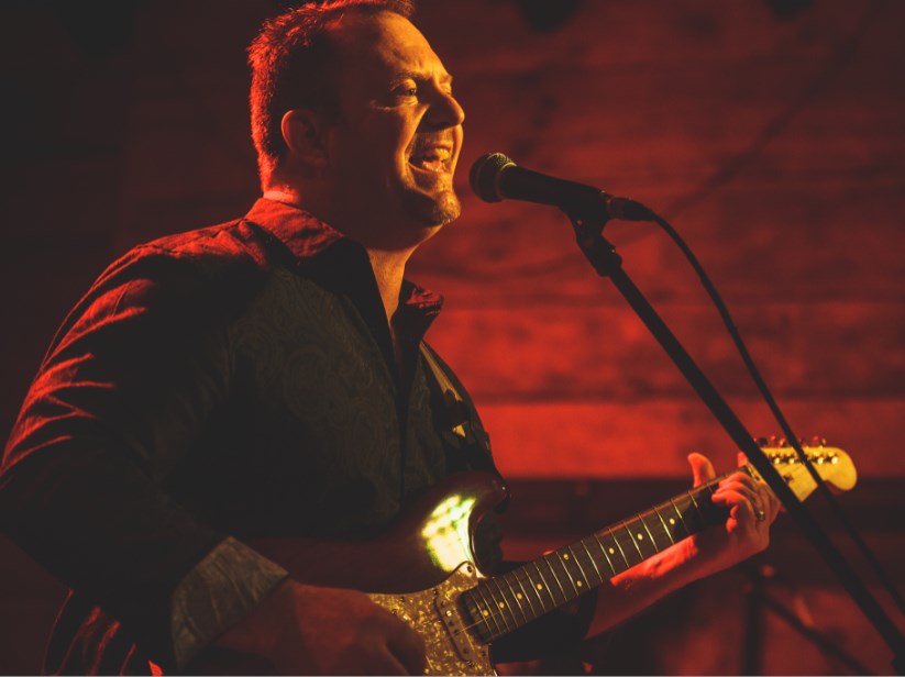 #NowPlaying Featured Artists <a href="/Lomleskridge/">Robert Eskridge</a> : Simple Things
Tune in now!
whiskeyandcigarettesshow.com/tune-in
Tweet us your requests!!!
#whiskeyandcigarettes