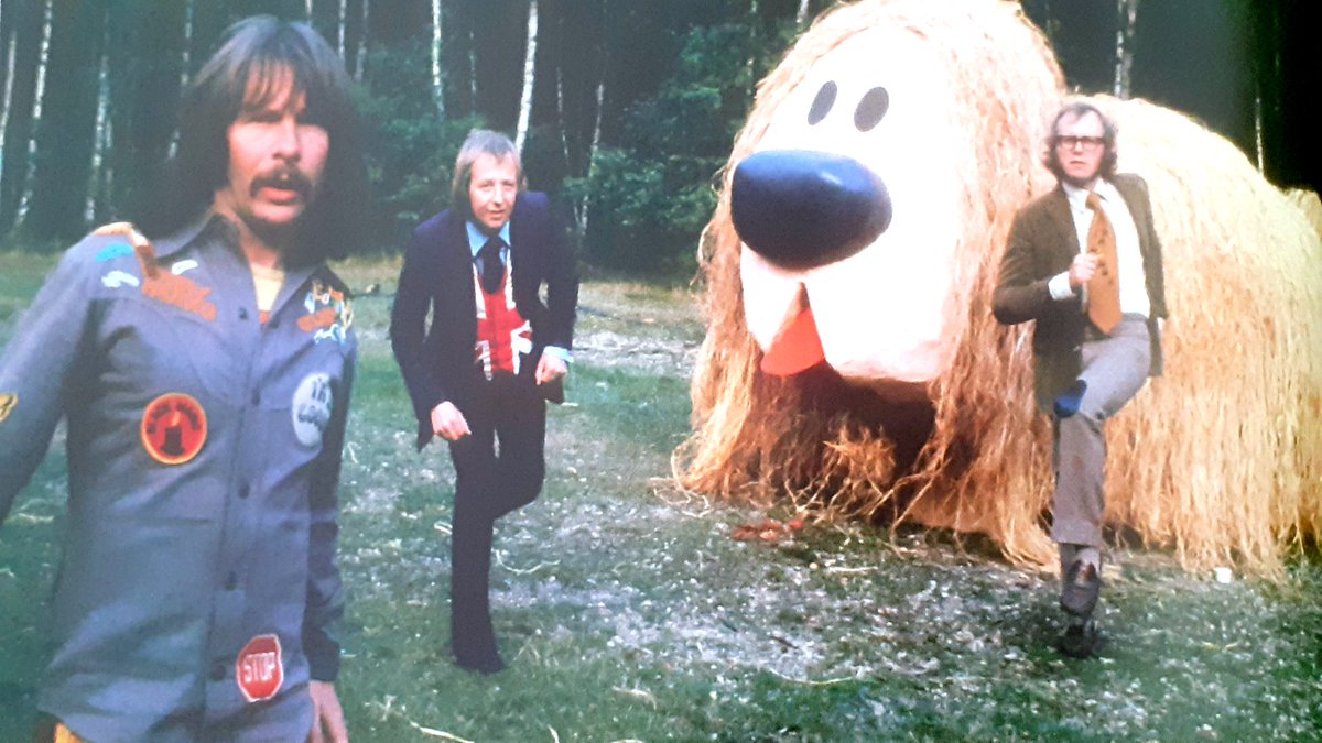 BhamComFest's tweet photo. #RIPTimbo Is that were Geri got that union jack look from? Umm... https://t.co/w042eCIABJ