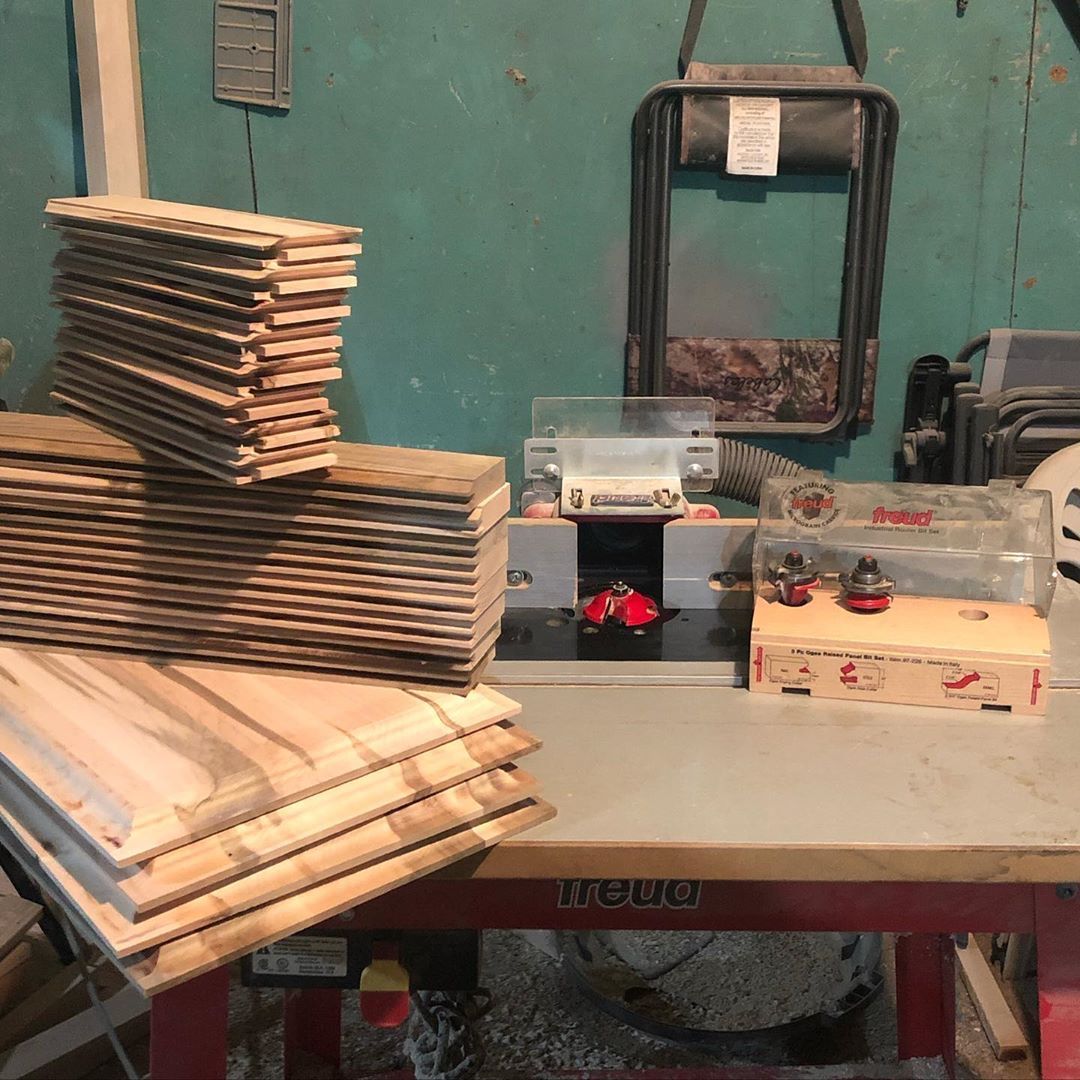 FreudTools's tweet photo. From @andersonwoodworking
"Got the raised panel cabinet door pieces routered and put together last night along with finished gluing the back panel together."
#FreudBits https://t.co/DZNVMhWEyS