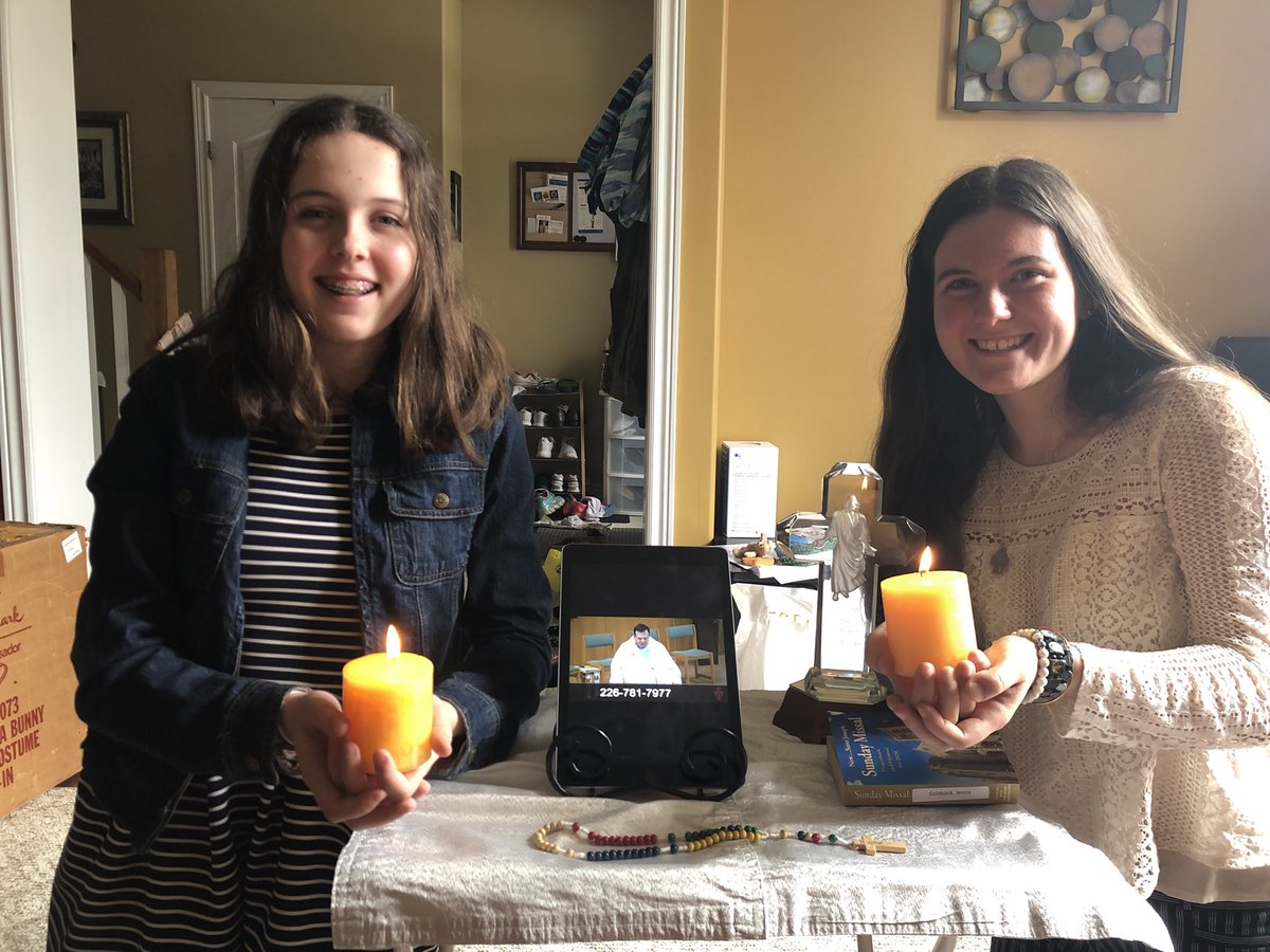 GoldsackLisa's tweet image. ⁦@stglondon⁩ Jenna and Lauren sharing #EasterLight