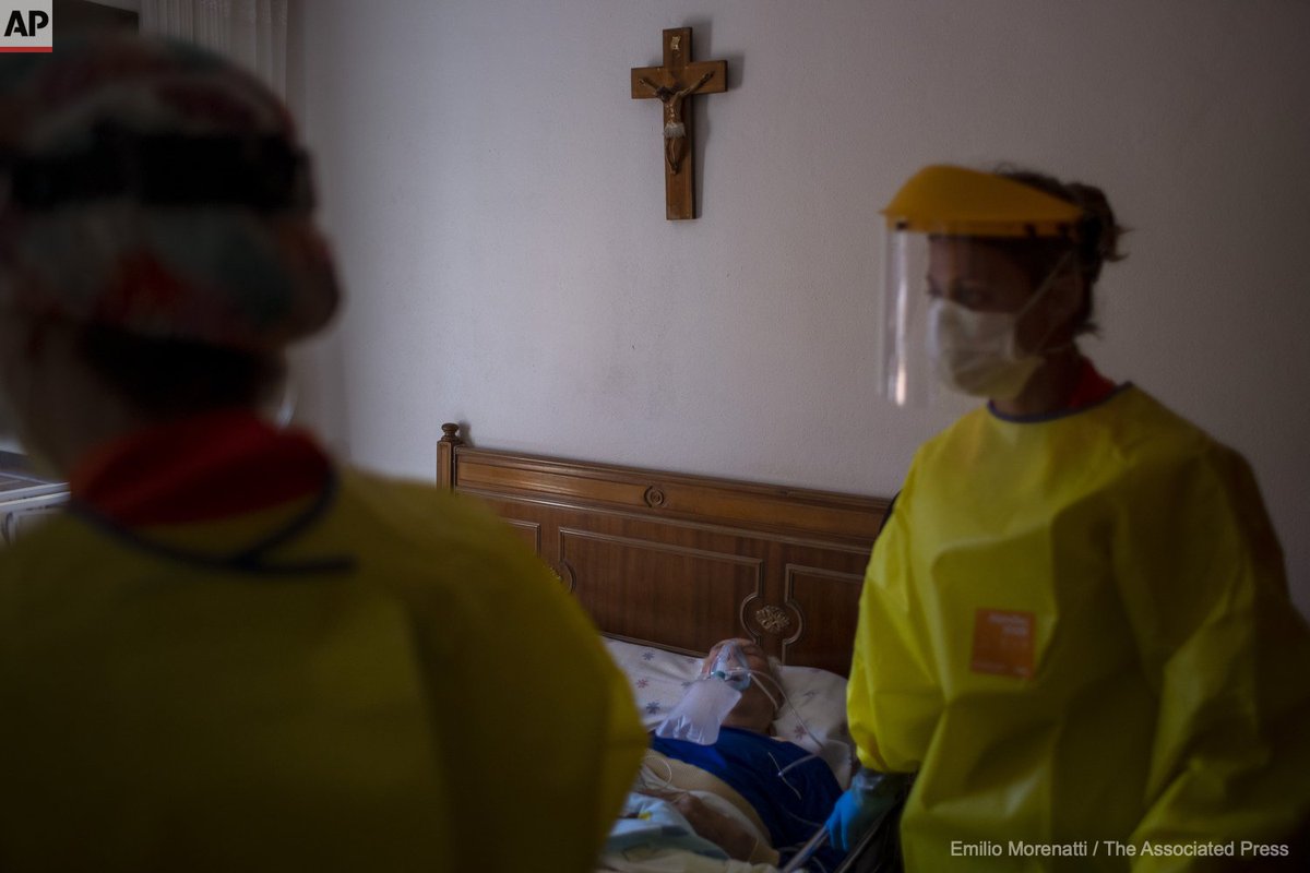 ➡️ Día Mundial da Atención Primaria
💙 Visibilidade dos coidados domiciliarios
➡️ A tua enfermeira de familia, onde ti esteas

📸 <a href="/EmilioMorenatti/">Emilio Morenatti</a> compañeiras en BCN