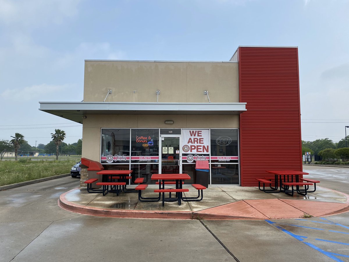 SeanTPendergast's tweet photo. #SPTakeoutChallenge Day 26 ... we already have our Easter feast laid out for later, so we hit @ShipleyDo_Nuts for a smorgasbord of deliciousness in the morning .. donuts, boudin kolaches, a giant beignet! If you can, support our restaurants. Happy Easter! #DedicatedToHouston https://t.co/OIYQdhZb4c