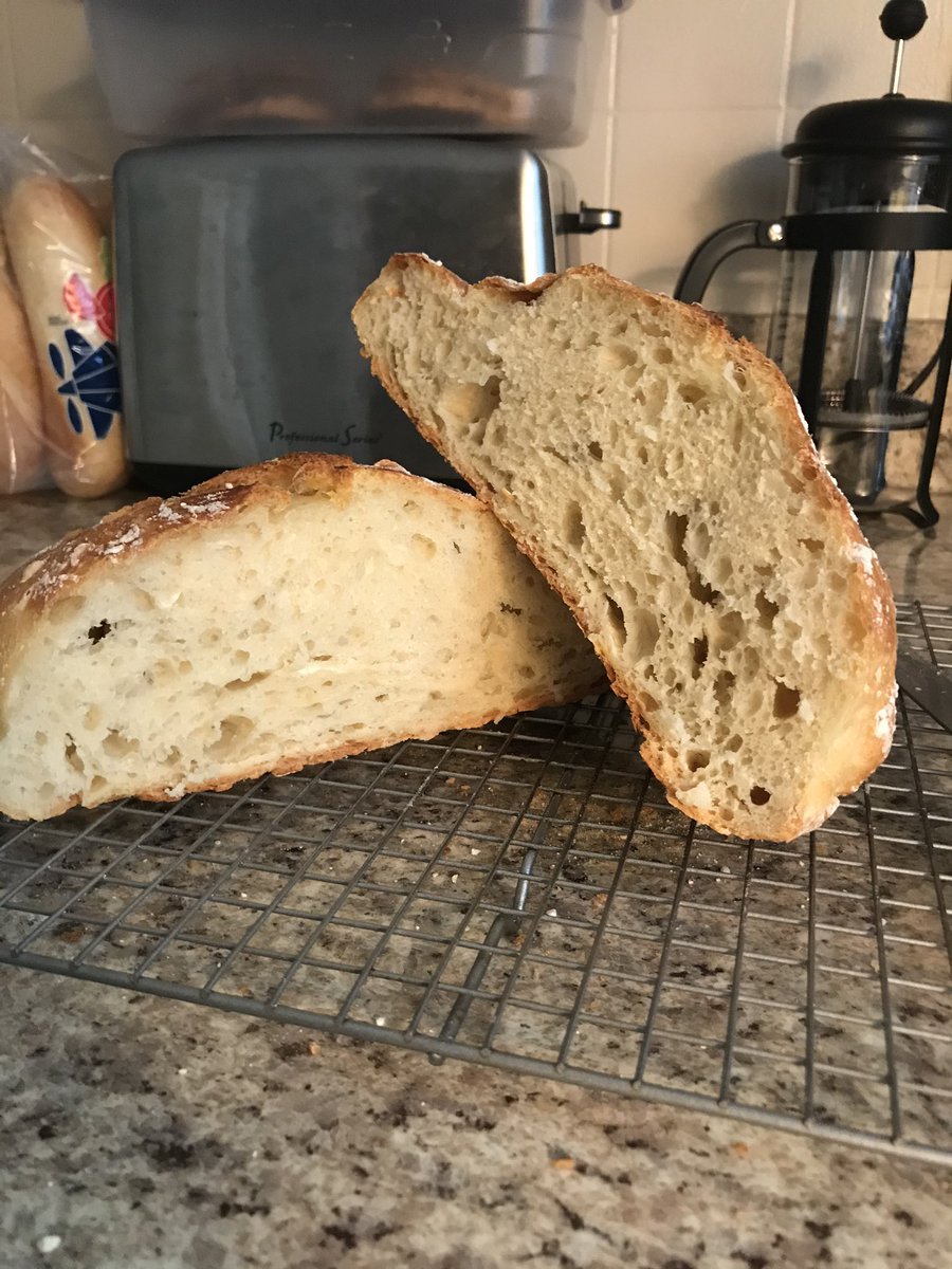 CWallas's tweet photo. @kumailn Loaf my fiancé finessed https://t.co/v0qR4t3iE4