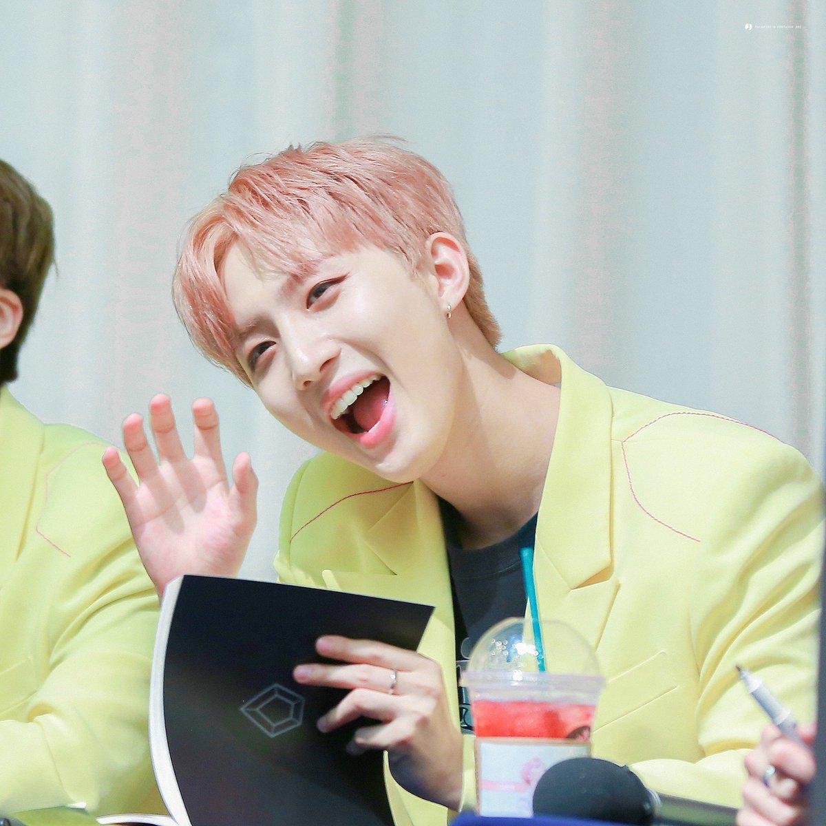 170618 ☆ talented 
happy easter!