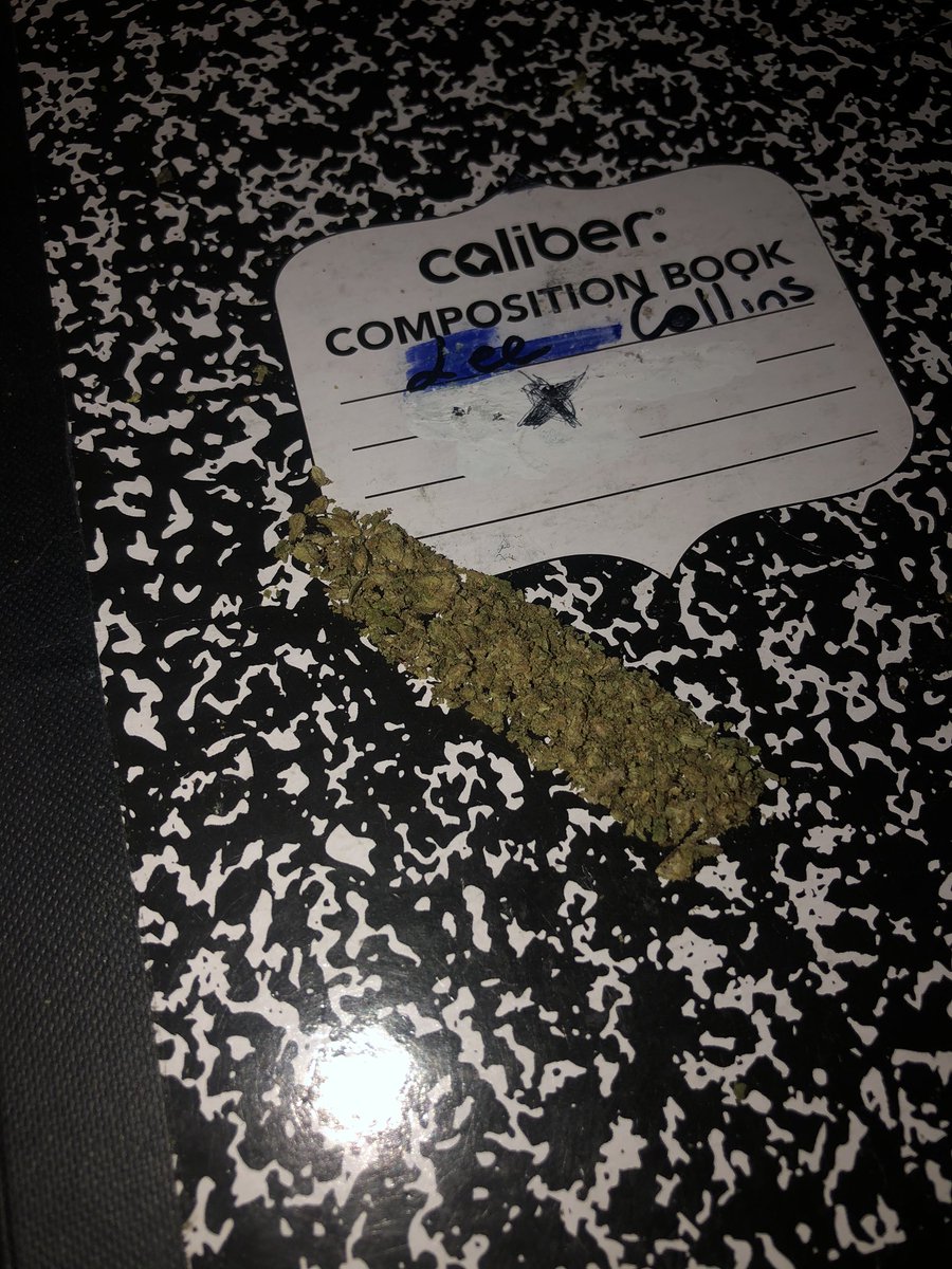 SmokeSeasonCash's tweet photo. I’ve been “getting ready to roll” this blunt for 8 hours 😂 nah I was mad drunk last night wtf https://t.co/bWERJragLB