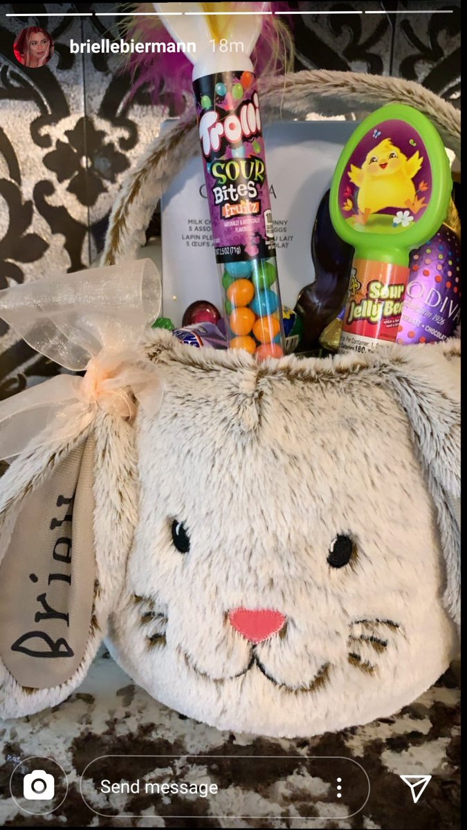 lowdownmonkey's tweet image. Burger it's time to leave home 😂 I'm so glad you showed your personalized Easter basket. Go get a job please😂😂😂😂 @BrielleZolciak