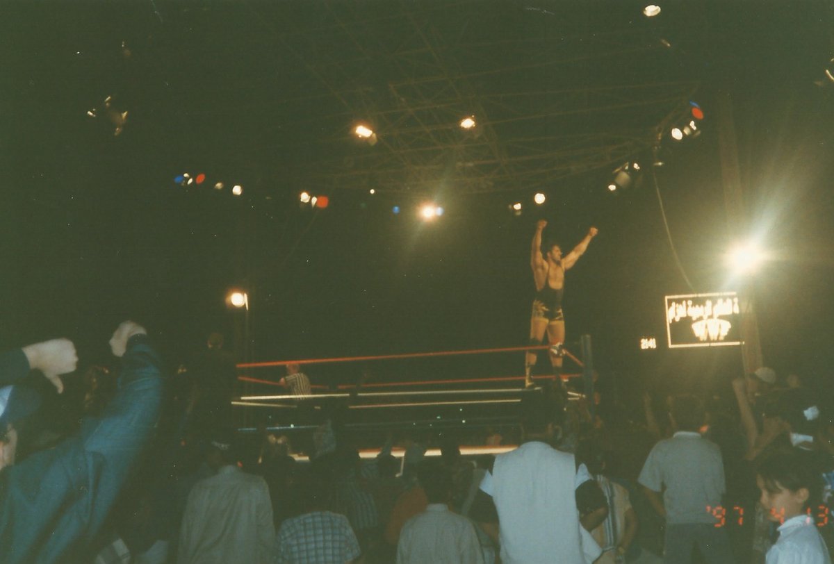 wwekuwaitfans's tweet photo. n memo WWE IN KUWAIT 10/04/1997
Owen hart rest in peac my friend
@WWE
 
@WrestleMania
 
@WWENXT
 #Wrestlemania36 #WWESmackdown #WWERAW #WWE24 
@VinceMcMahon
 
@StephMcMahon
 
@TripleH
 
#OwenHart #wwekuwaitfans #wweinkuwait 
@OwenHartFilm https://t.co/R94lD3cybY
