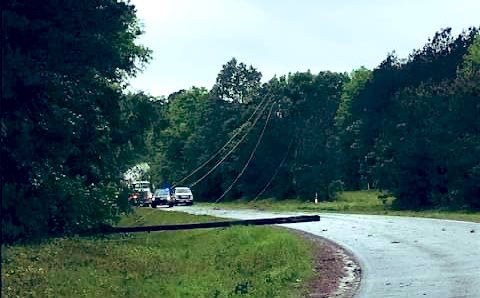 SWEPCoNews's tweet photo. SWEPCO employees and contract crews are working as quickly and as safely as possible to assess damage and restore power after a strong line of severe storms caused outages across the Ark-La-Tex. 

About 22,000 SWEPCO customers are without power as of 10:45 a.m. Sunday. (1/2) https://t.co/DkUsVRdl8R