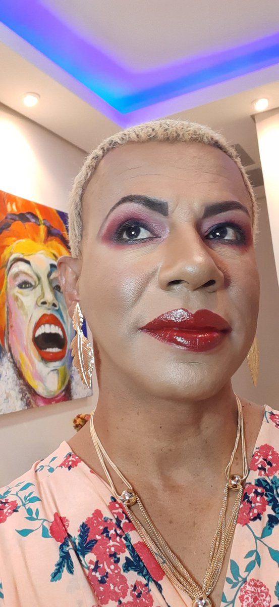 tedbabado's tweet photo. Eu  penso que Cristo  ressuscitou pra salvar todas as manas #PascoaLGBTQ https://t.co/7jVIAGci97