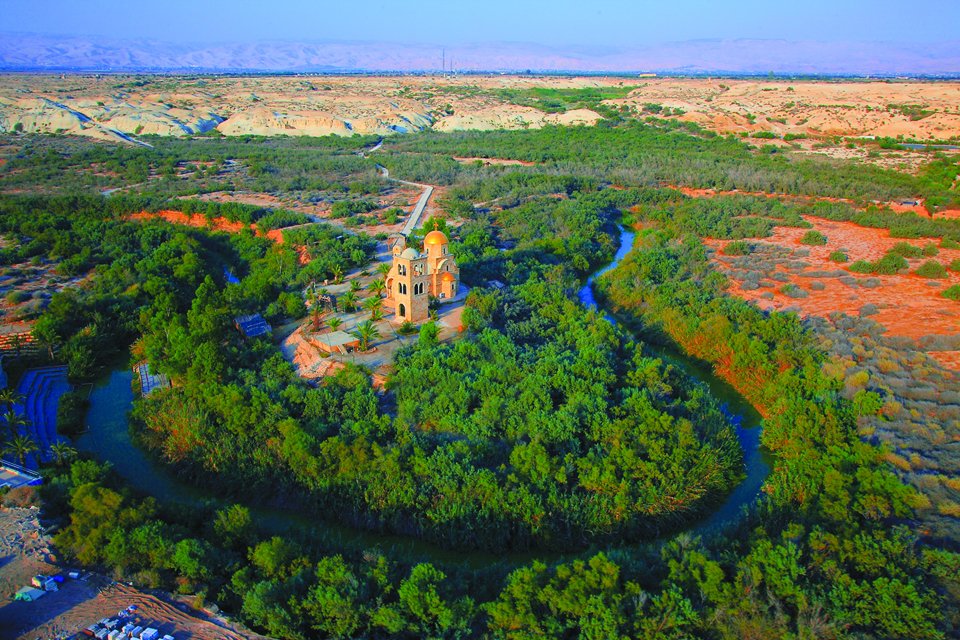 enboga1's tweet photo. La #SemanaSanta de este año 2020 será recordada de una manera diferente y Tierra Santa ✨ en #Jordania podría resultar un paseo inspirador durante esta temporada porque estar en casa no nos impide seguir disfrutando y conocer culturas diferentes: 

https://t.co/x23FjH27CW https://t.co/L4VFVSGoJA