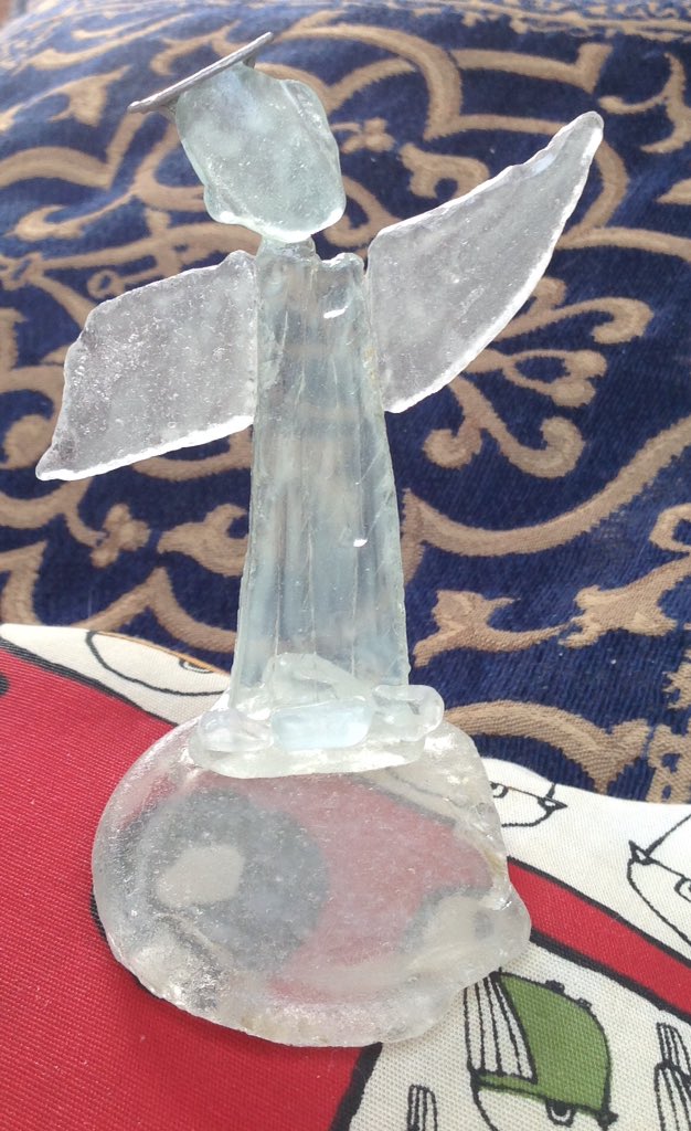 fotobuni's tweet photo. I made an Seaglass Easter Angel 😇 #stayhome #Easter #seaglass #angel #isolationcraft #homealone @LegoLostAtSea @Lartishe @silverpebble @craftivism @ArtGuideAlex @artnet @RevRichardColes @Alan_Measles https://t.co/Tt5U80TTng