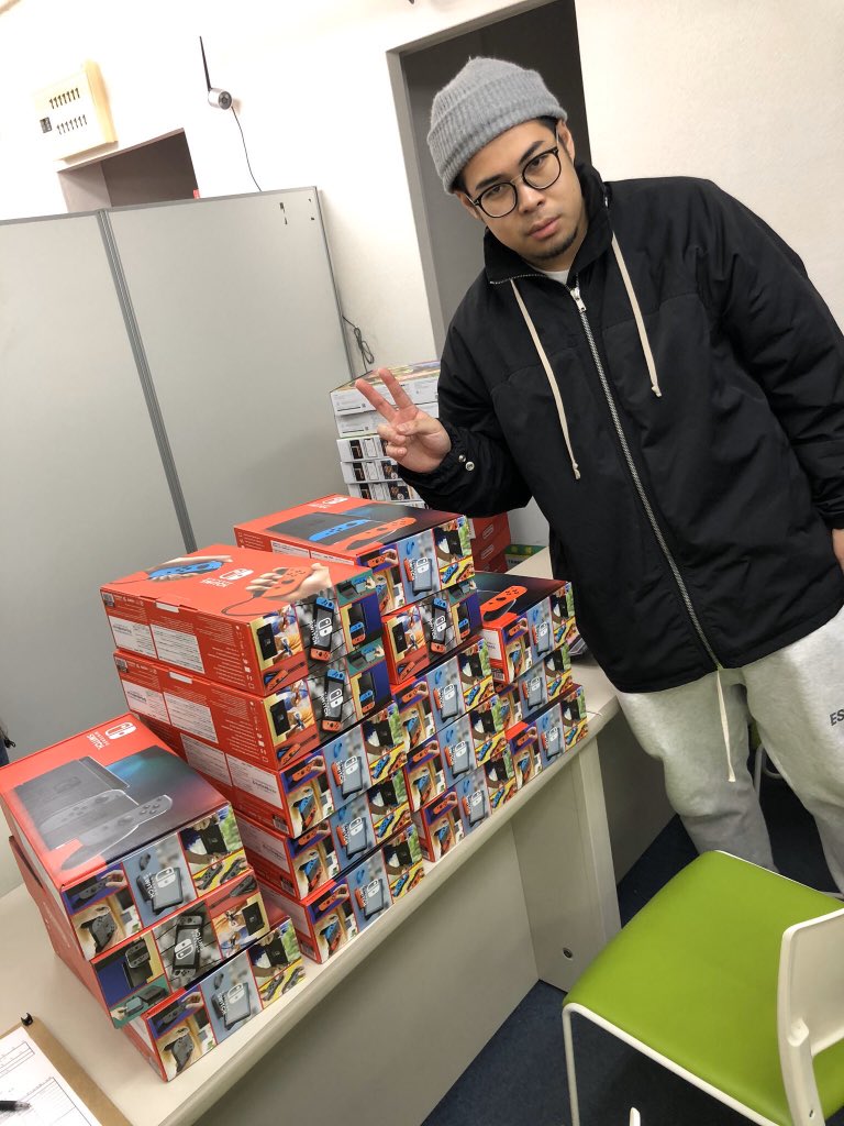 マスクから追放された転売ヤー 任天堂スイッチに殺到中 ものが手に入らないのも コロナが広がるのも転売ヤーのせい Togetter