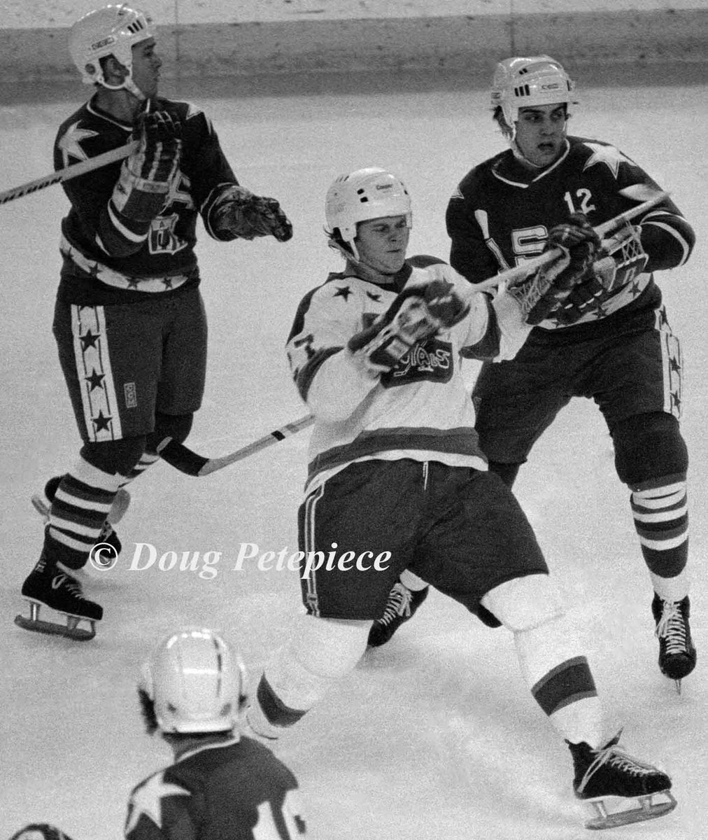 TheUnrealDougP's tweet photo. @Rush4d @Cornwall_Royals @tim_bernhardt2 @Jefftwo @StandFreeholder #CornwallRoyals vs #TeamUSAJuniors at #CornwallCivicComplex #WorldJuniors1978 I missed Royals Memorial Cup years but capturing Wayne Gretzky was epic. https://t.co/1d42SGz5Xg