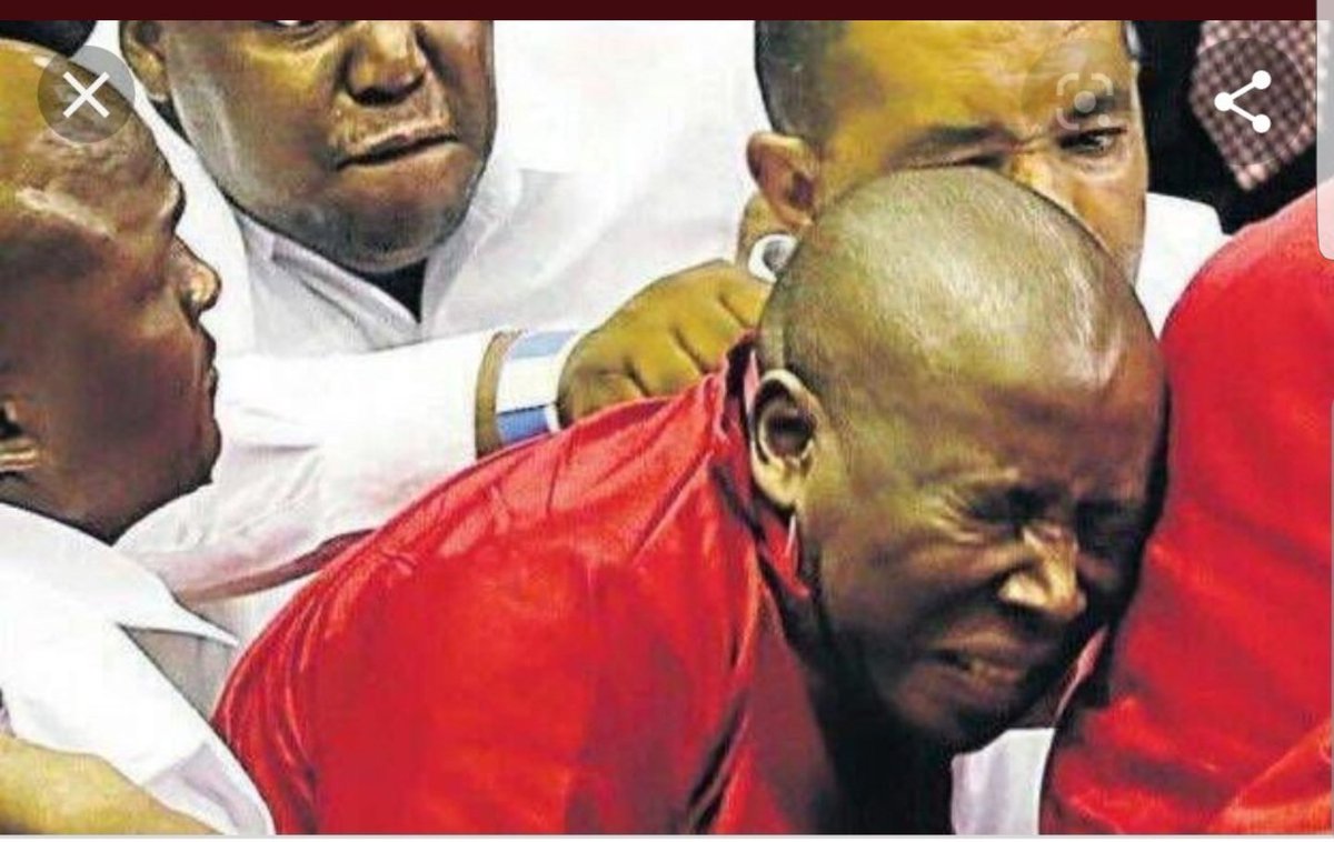 cubeswadj's tweet photo. @Oscar_T_Hamese @Julius_S_Malema 😂😂back to sender..i like it https://t.co/2s9kw0jF3C