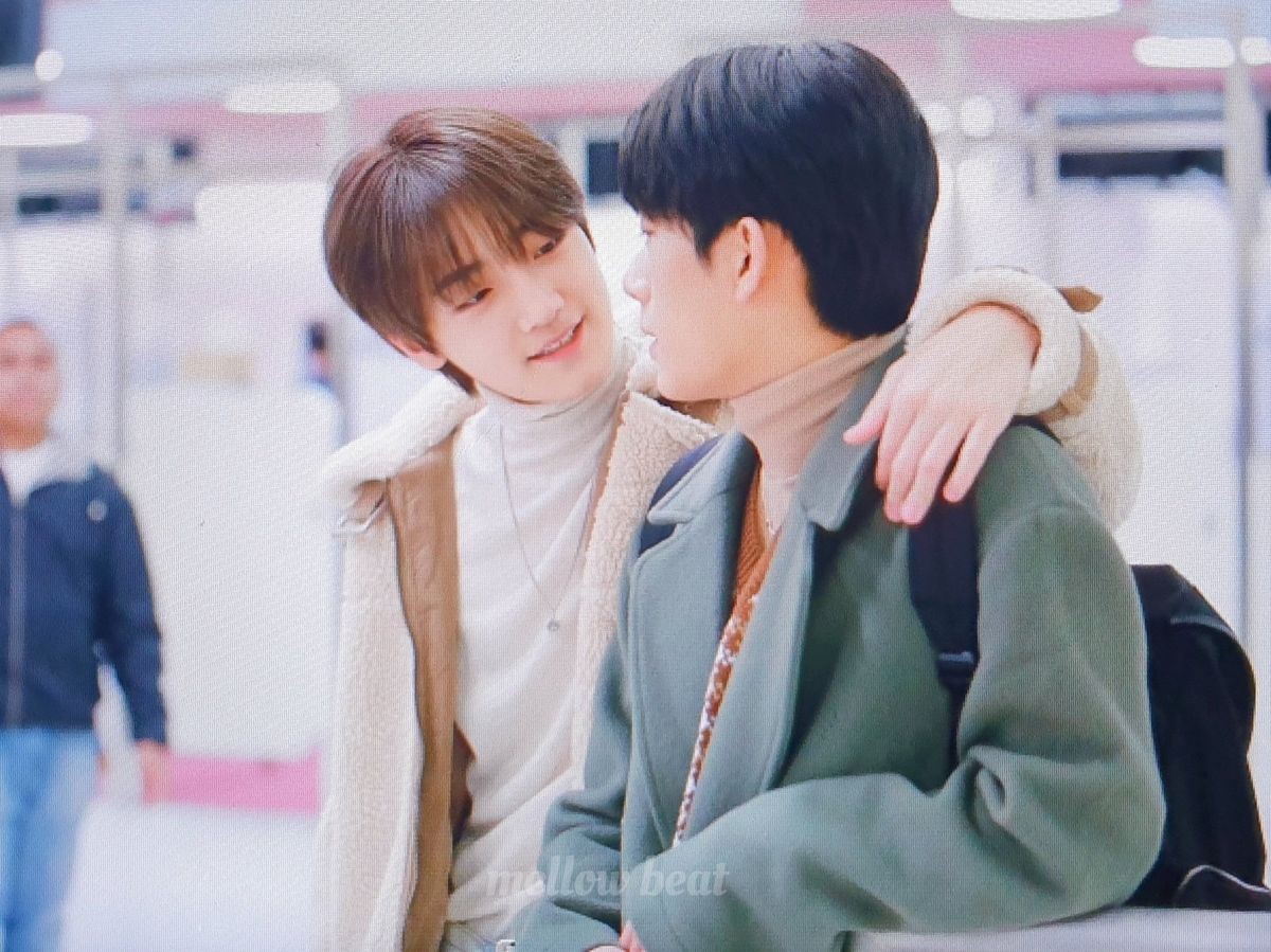 • SUNGHYEON ( Sungwon x Taekhyeon )" Sungwon don& #39;t touch me ". Youngest duo. Tiktokers... mood makers. Bros. Cutie pies. Lovable af.