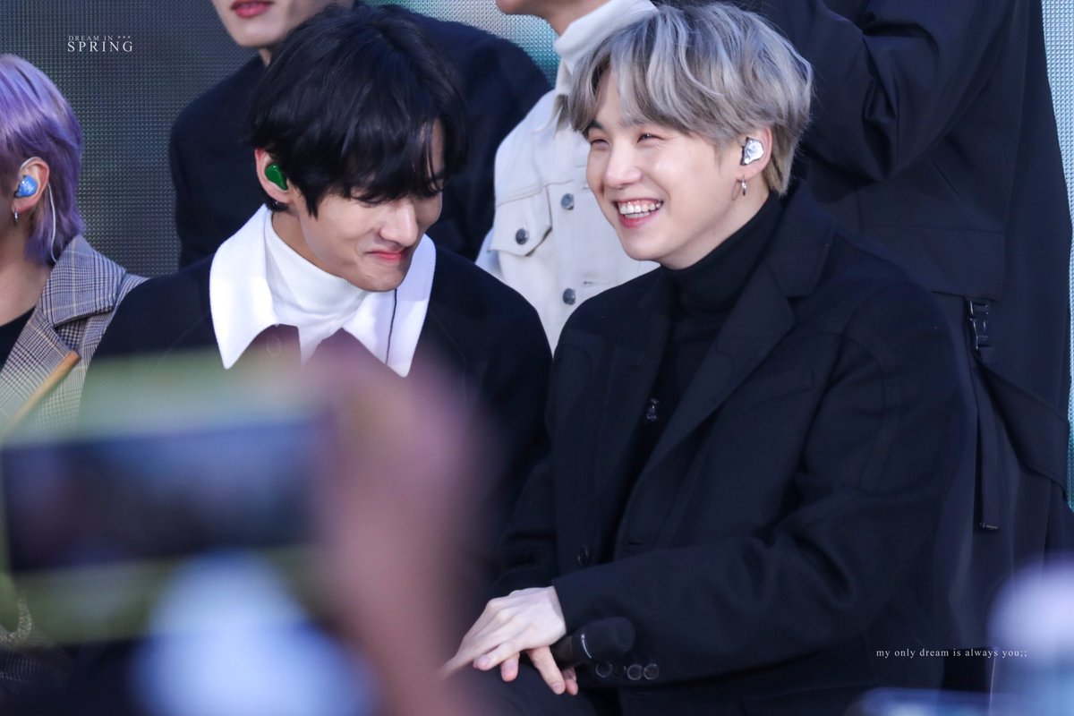 When  #TAEHYUNG and  #YOONGI Smile at the the same time :3 @BTS_twt