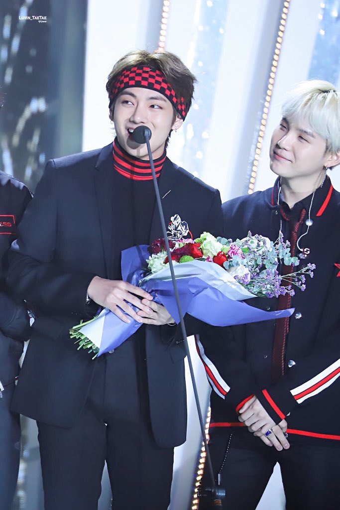 Like  #TAEHYUNG &  #YOONGI Looked each other So sweet @BTS_twt