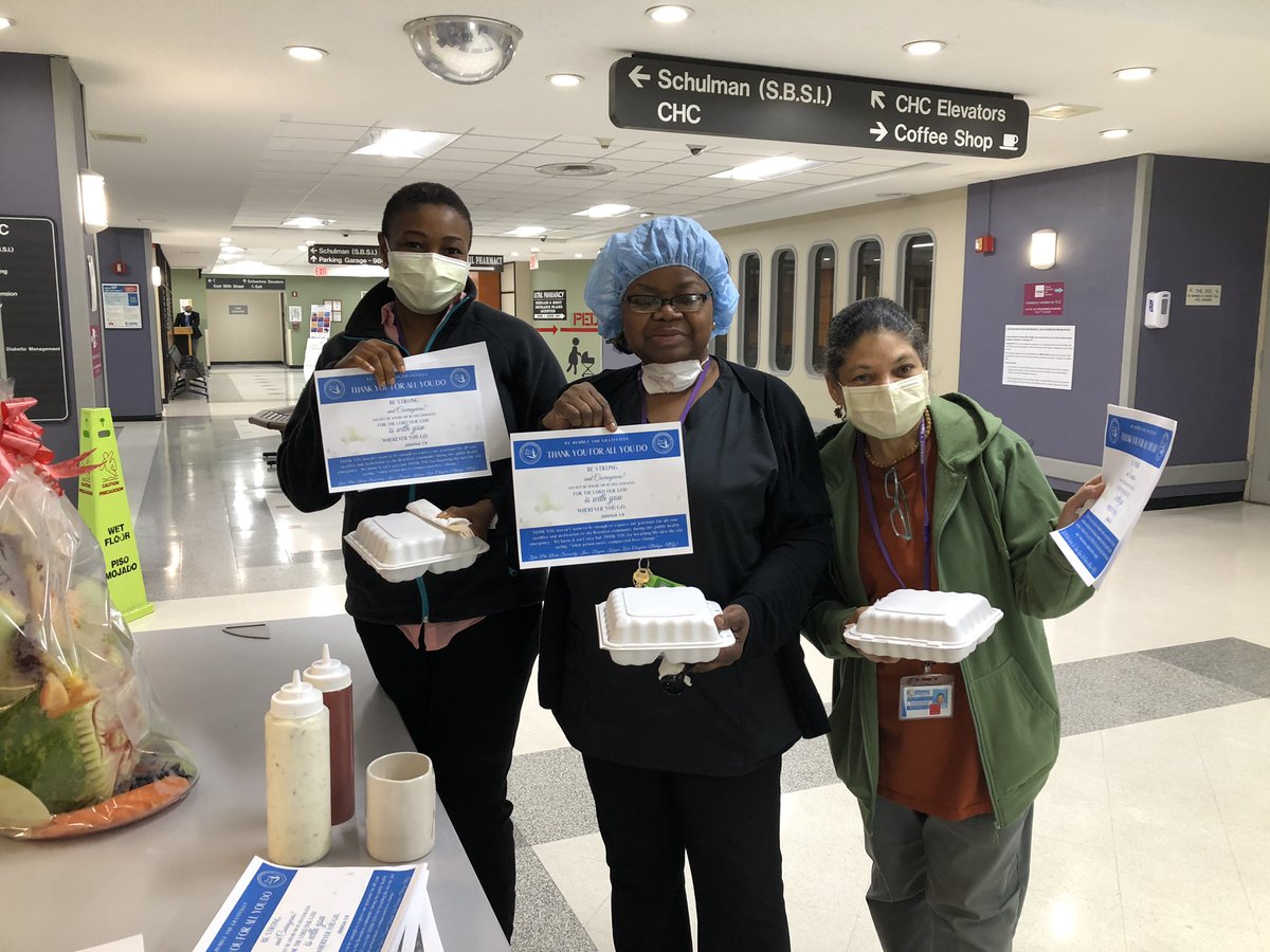 onebklynhealth's tweet photo. Thank you to Zeta Phi Beta Sorority, Inc. Sigma Kappa Zeta Chapter (Brooklyn) @zphibskz for the love #actofkindness.
Big shout out to the chef who made an amazing spread Chef Premo @chefpremo05
#givingback
#frontlineworkers
#healthcareworkers
#BkZetas
#ZphiBSKZ https://t.co/CZnWRQAO6w