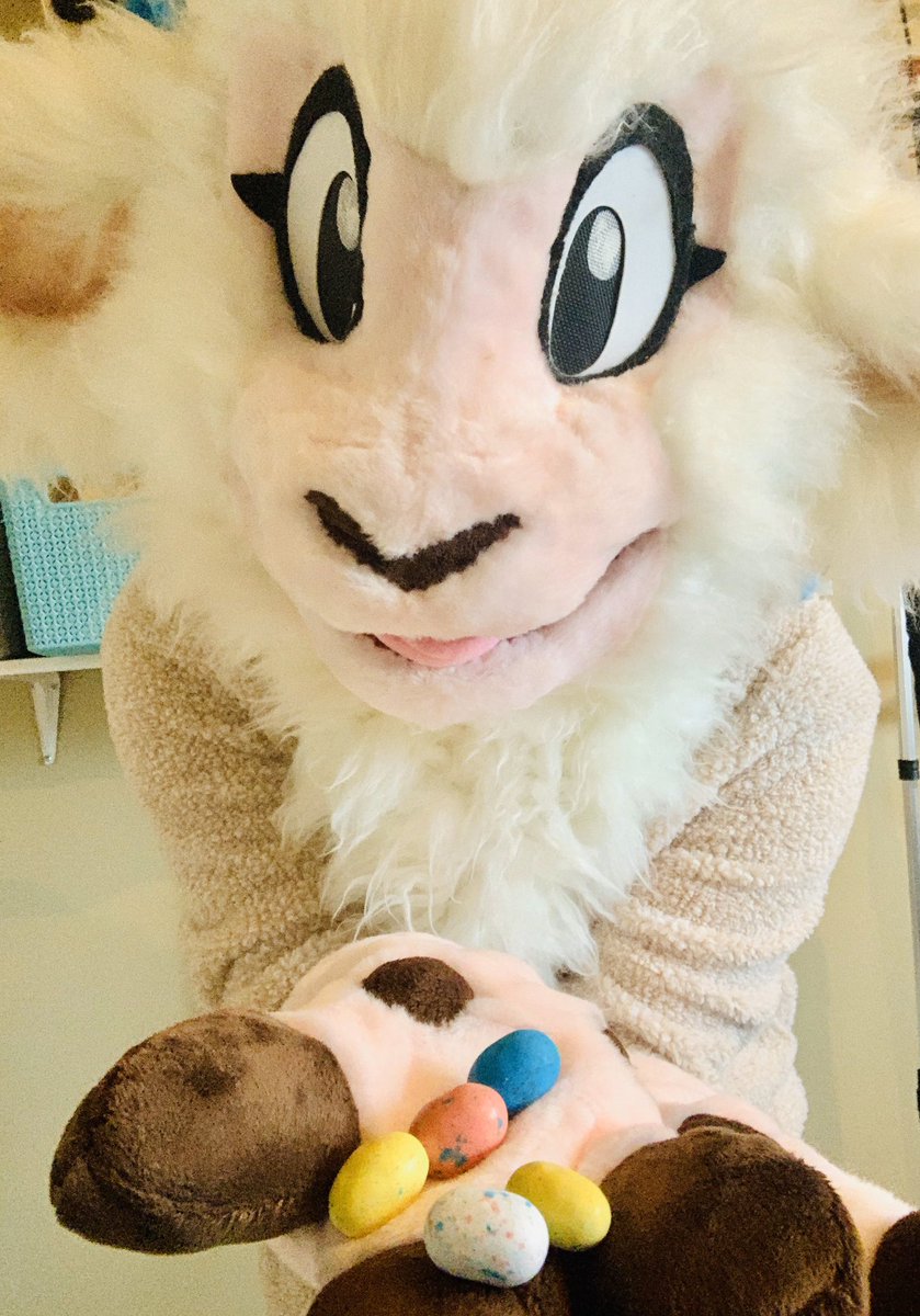 LLMCostumes's tweet photo. Have a robin egg!
Happy Easter!🌸 #llmcostumes #easyer #lamb #fursuit #fursuitmaker #furryartist #robineggs #whoppers #sheep https://t.co/6iuGWbe6rc