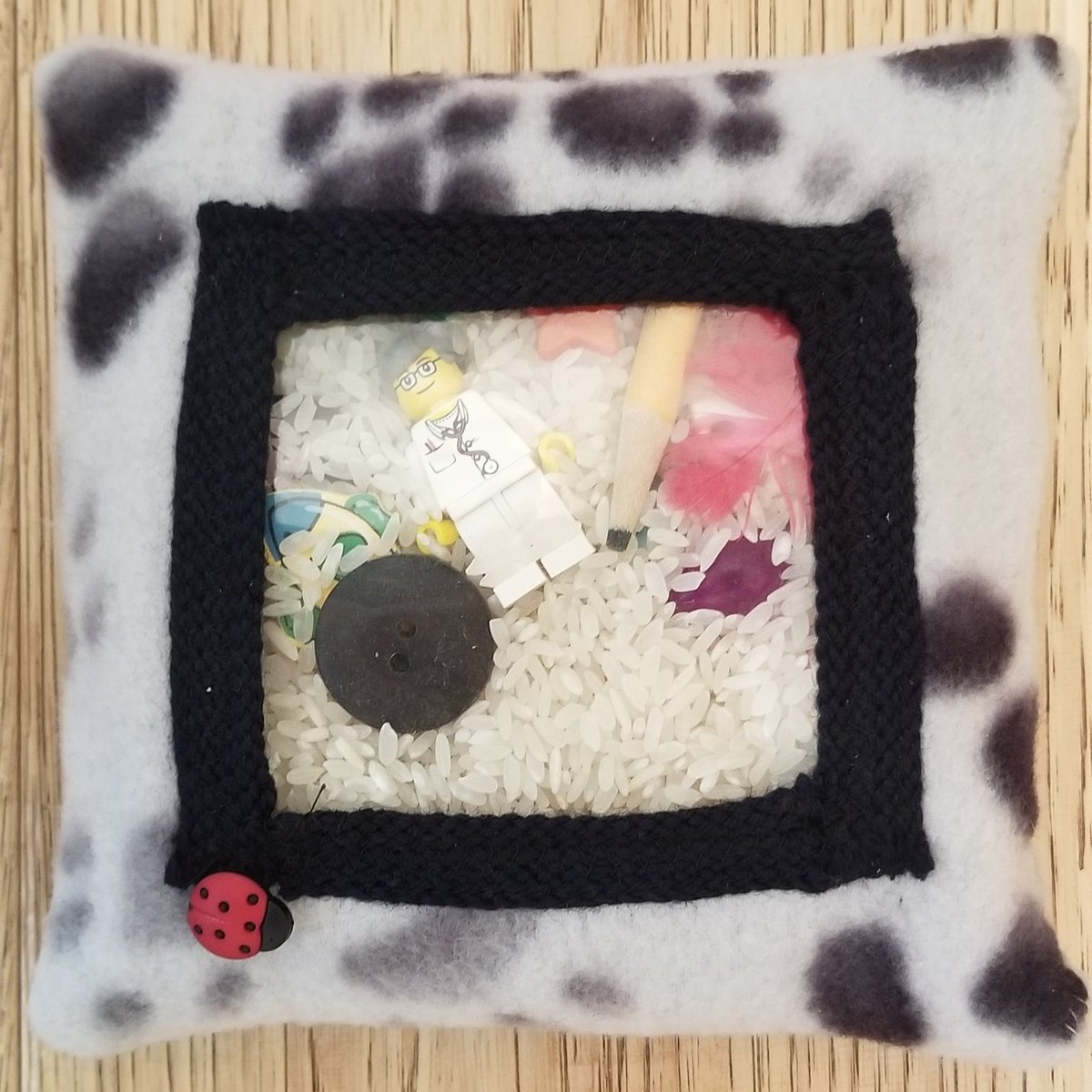 #makersgonnamake - crafted this "I spy" type of pillow. Here's my second attempt🧵