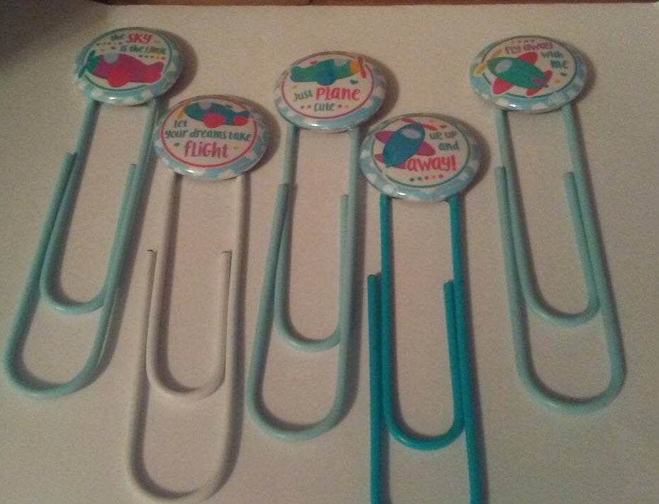 giraf98's tweet photo. Excited to share the latest addition to my #etsy shop: 3-inch Airplane Planner Clip/Bookmark https://t.co/CRHGmATcyF #bookmark #plannerclip #bookworm #paperclip #suzieqsawesomecrafts  ***All new items being added are included in the sale this week!! https://t.co/NoSvn7HFDw