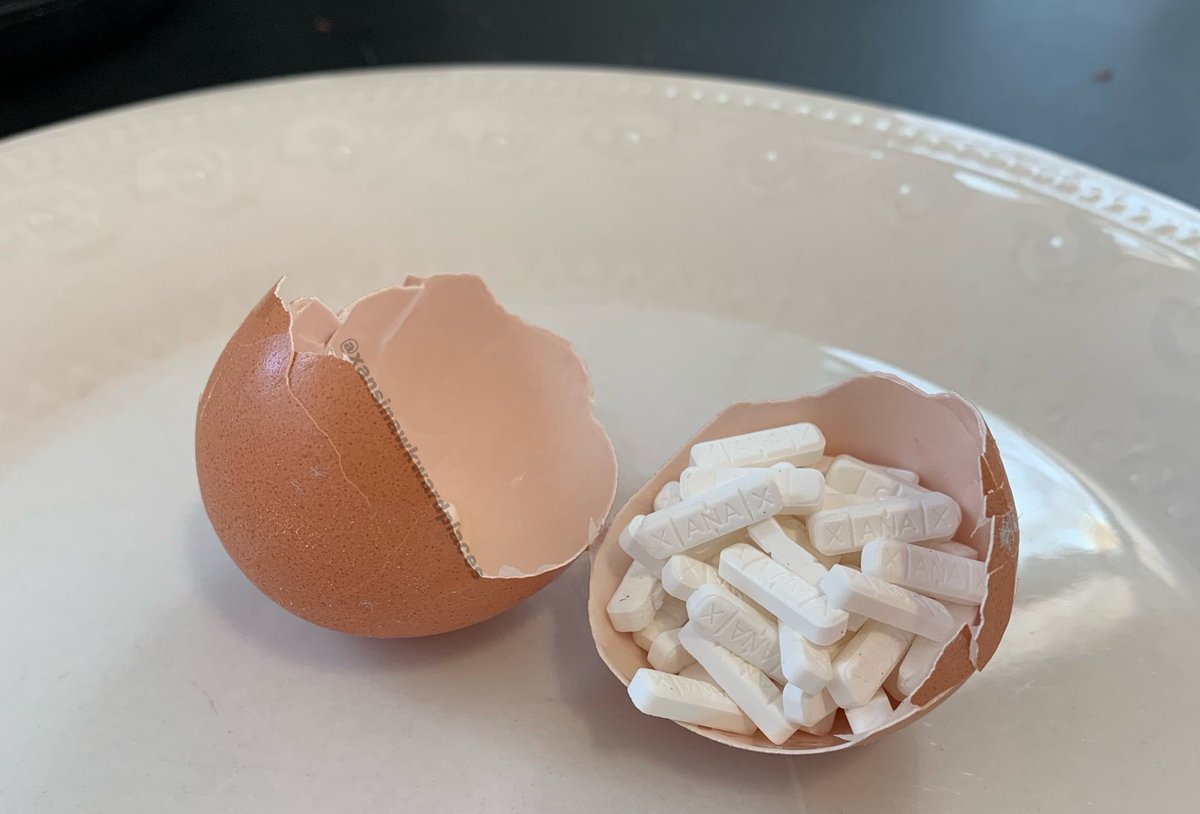 xanmemes's tweet photo. Easter bunny tried to catch me lacking 😠😠 Its smoke when I see him 💨 https://t.co/EciS4yIkd6