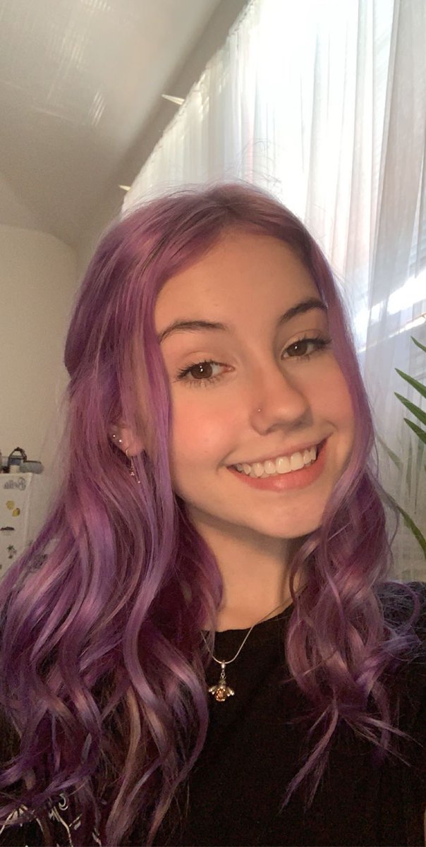 KearstenRiley's tweet photo. royalty does look good on me 💟 https://t.co/CmUn4SyeAM