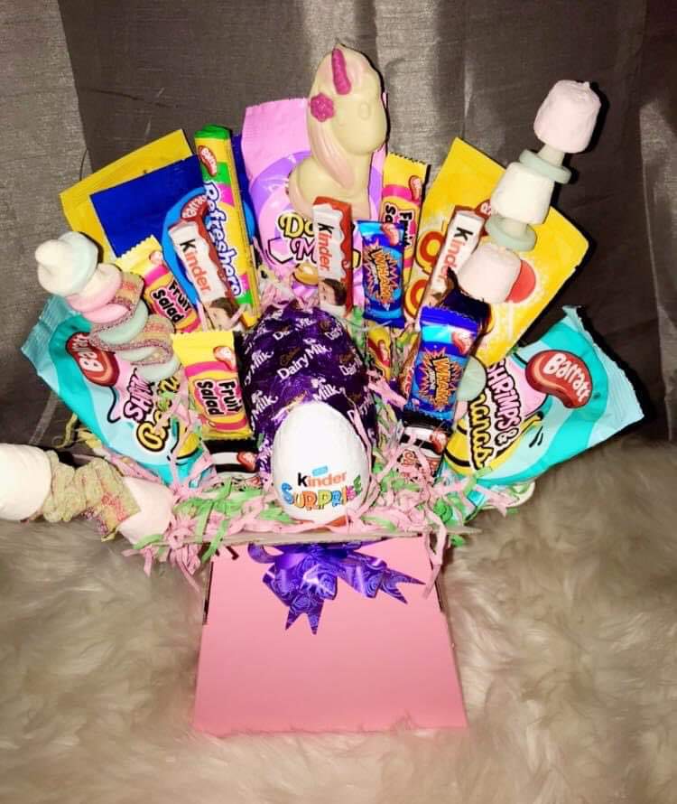 BasketsHampers's tweet image. No two Hampers or Baskets will ever be exactly the same so get something unique for that very unique person in your life. #SweetTooth #Sweets4MySweets #HampsAndKets