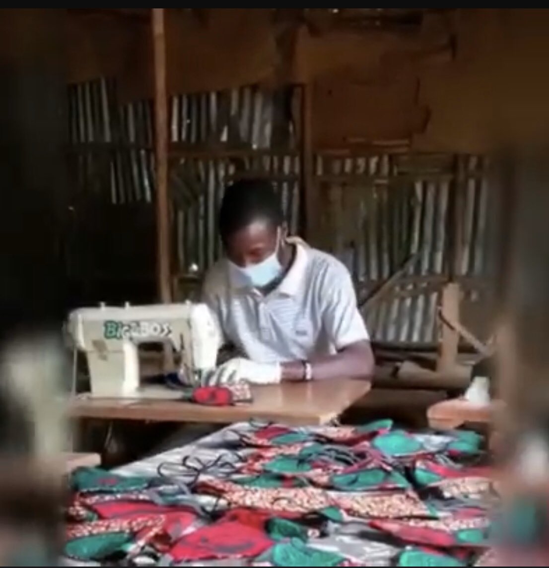 yakisawyerr's tweet photo. Thank you @madam_wokie! Your generosity will enable @FCC_Freetown to provide locally-made masks to 5000 market traders across #Freetown. You and all those supporting you remind Freetonians that we will win the fight against #COVID19 as we #StandTogether . https://t.co/fG9z2Ft21S