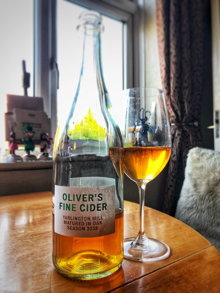 AlisonGrapeSoc's tweet image. The perfect Sunday evening Easter treat. @oliverscider Yarlie. Depth, complexity, caramelised apple with richness, a whiff of smoke and funk. Raising a glass to our @inn_hop guests and suppliers. Love to you all and a bob of the head to your greatness Tom Oliver #rethinkcider