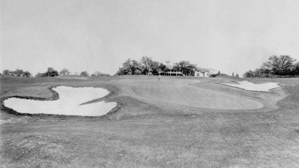 A pic of the original green on what’s now the finishing hole... it was massive compared to today’s version: