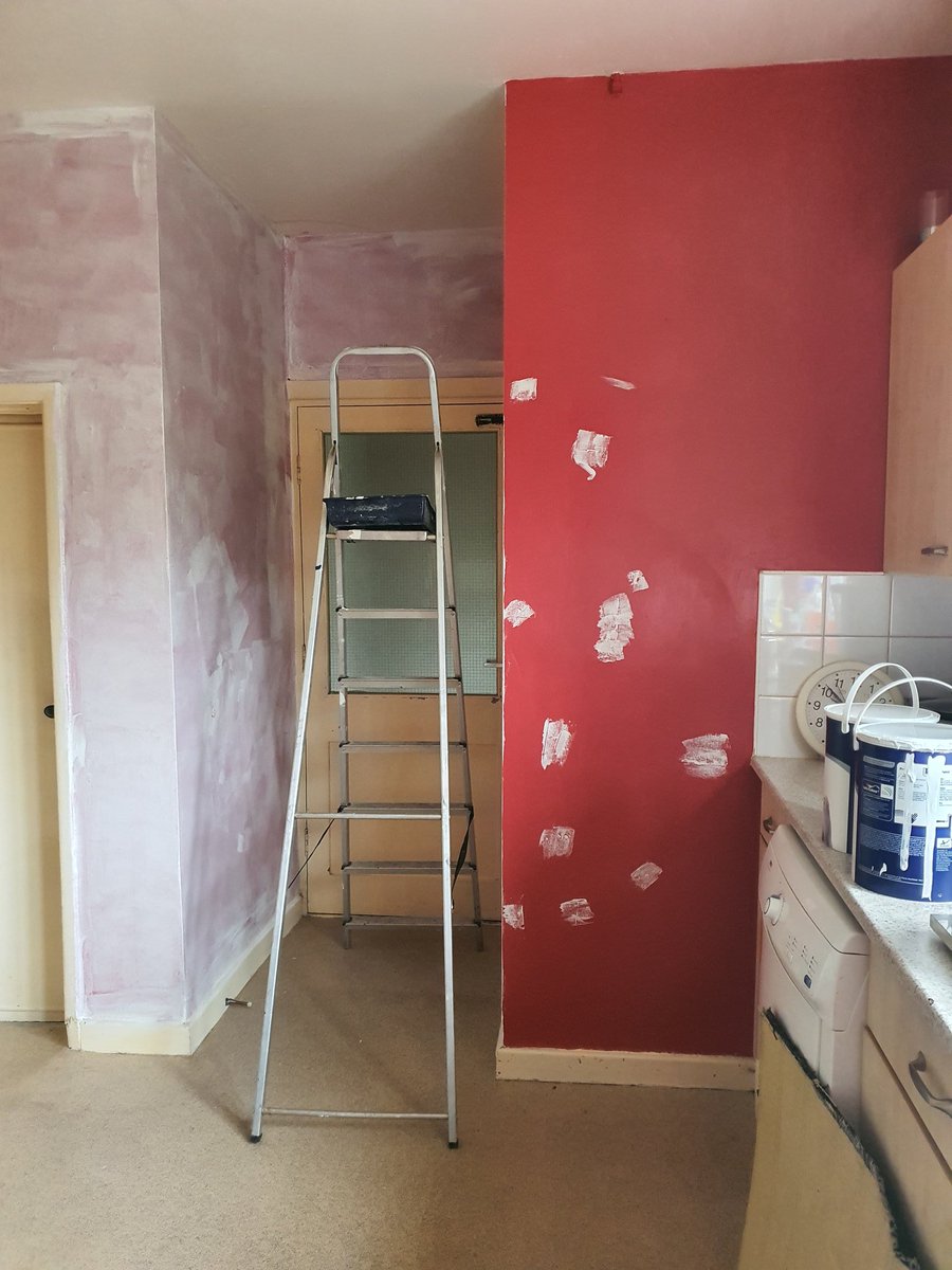beckymorgan2012's tweet photo. Been decorating my kitchen since being in lockdown absolutely love going from the red to black. https://t.co/9Ca6SlExLr