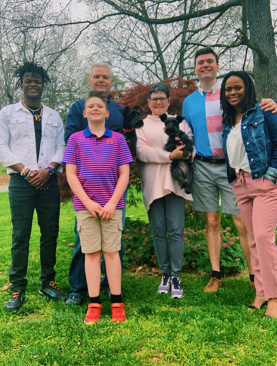 AllenJessee1's tweet image. Happy Easter from our family to yours! He is Risen!!