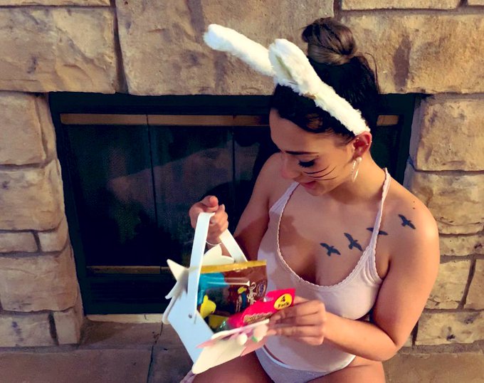 Happy Easter 🐰💖 https://t.co/w1r8CWhoNt