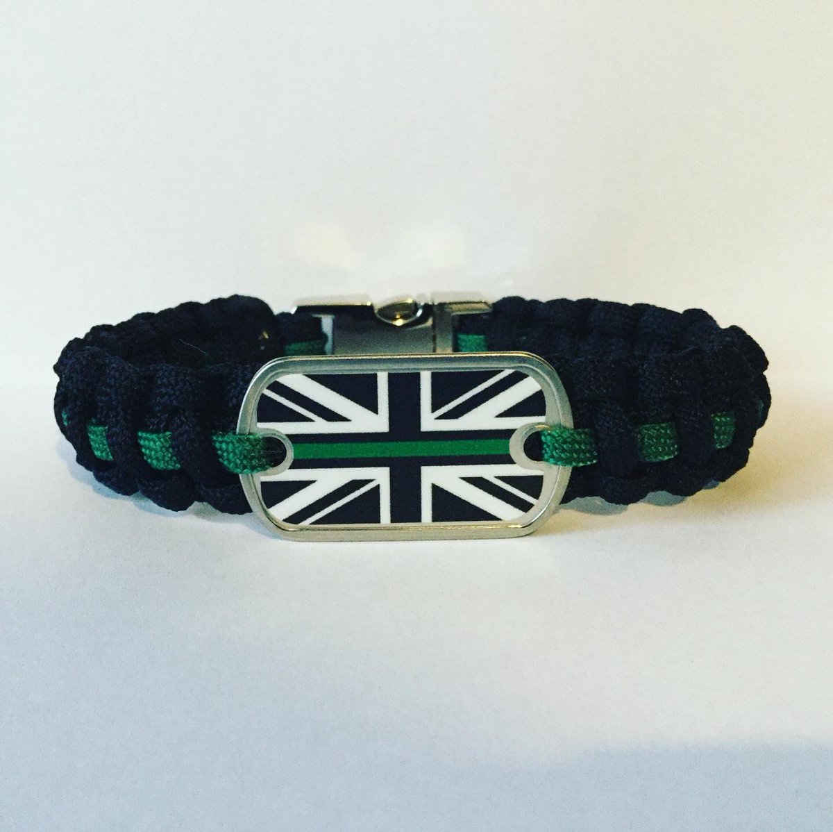 CMPBA81's tweet photo. @ScottJKyle1 Please RT and show your support, all my paracord bracelets are handmade by myself an ex Soldier who suffers from PTSD, if anyone is interested please contact me directly for details #PTSD #MentalHealthAwareness #itsoknottobeok https://t.co/bmIsWtGtLA