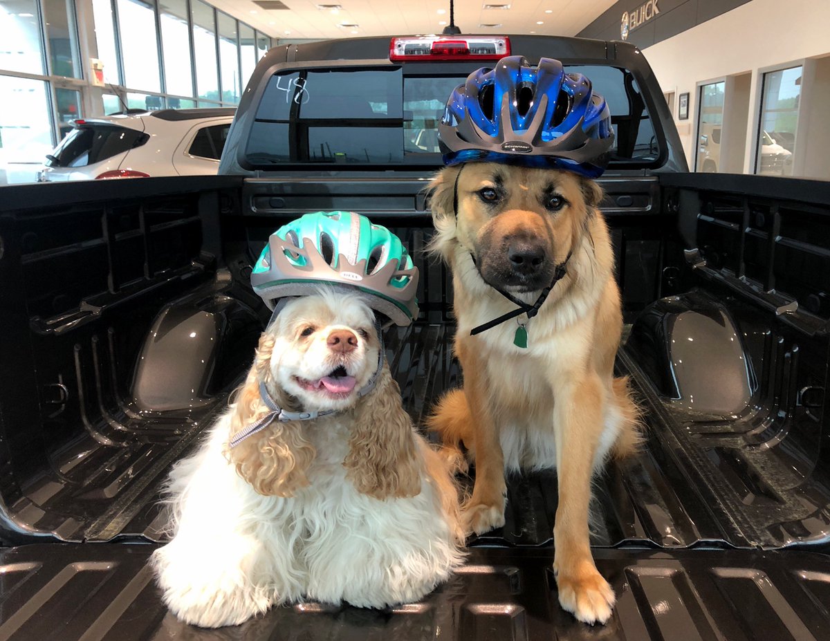 DevanLoweInc's tweet image. Our mascots, Keys and Tex, are weather prepared and encourage you to be, too.  Check out @spann’s blog, have your weather radio nearby, and get those helmets ready.  Stay safe, friends!  #RespectThePolygon #ReadTheBlog